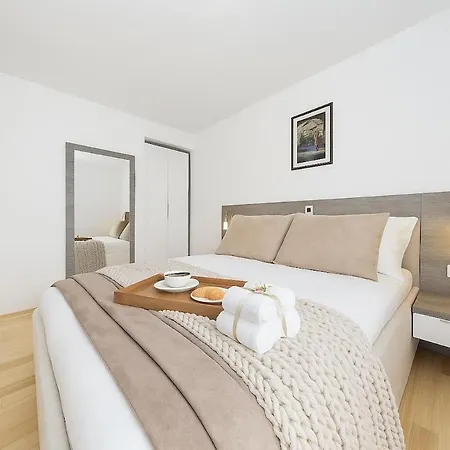 Sunny 1372 Apartament *